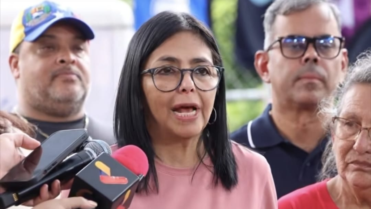 Delcy Rodríguez figura en la lista de sancionados por la UE.