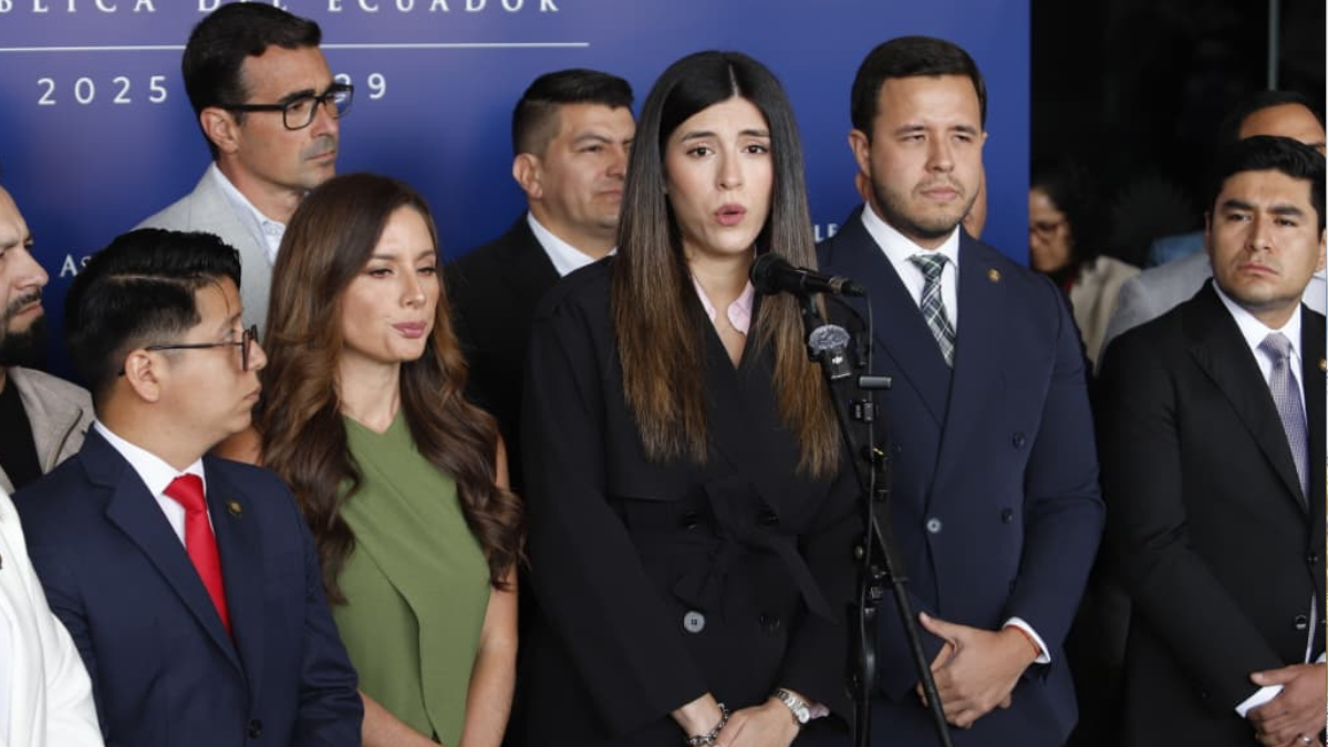 Miembros de la bancada de ADN dieron una rueda de prensa.