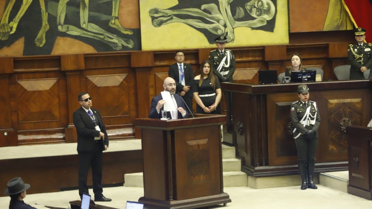 El presidente de la Judicatura, Mario Godoy, habló or una hora y quince minutos en el Pleno de la Asamblea.