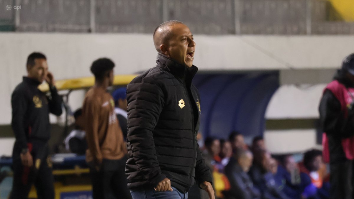 Juan Pablo Buch dirigió a Aucas en la recta final de 2025.