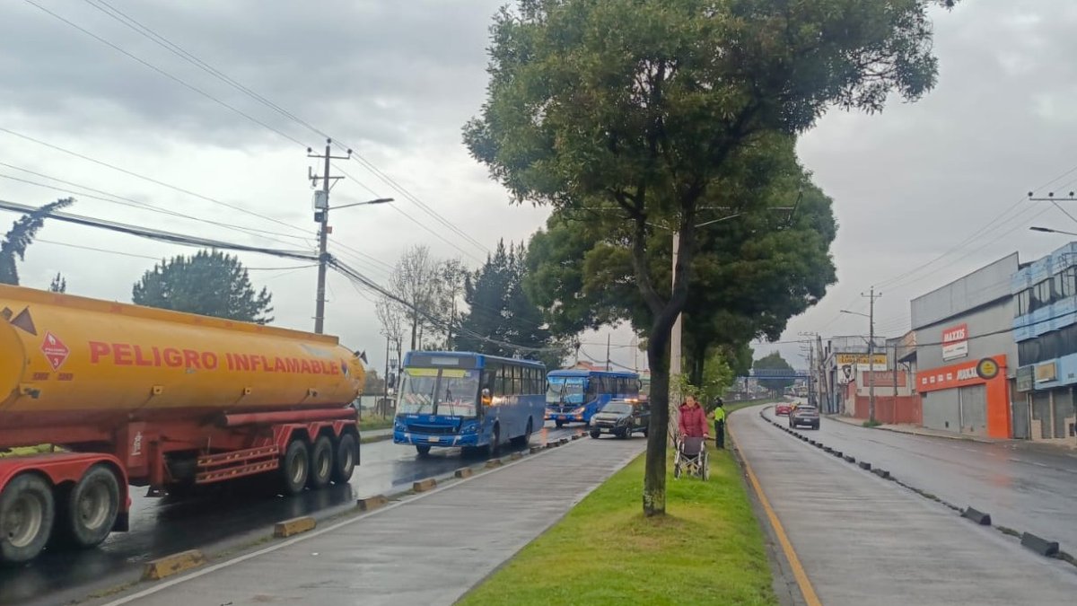 El accidente en el carril exclusivo de la Ecovía, en la av. Maldonado, obligó a suspender el paso en esa zona del sur de Quito.