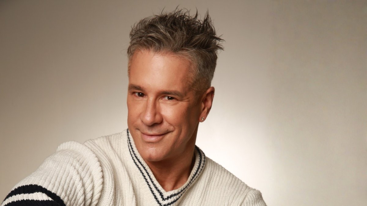 Fernando Carrillo tiene 60 años.