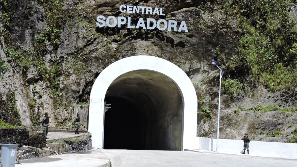 Crisis eléctrica: hidroeléctrica Sopladora apaga dos turbinas por fallas.