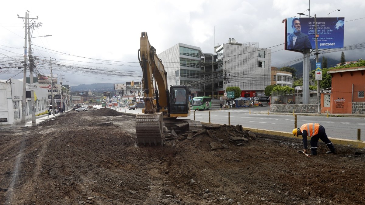 La primera fase de intervención en la Oswaldo Guayasamín durará 20 días en la calzada sentido valle-Quito, en el sector del centro comercial Scala.