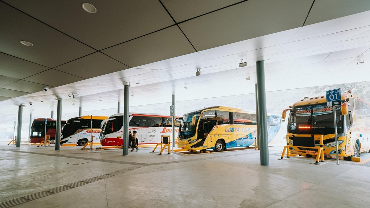 La nueva terminal terrestre de la vía a la costa comenzó a operar este jueves 8 de enero.