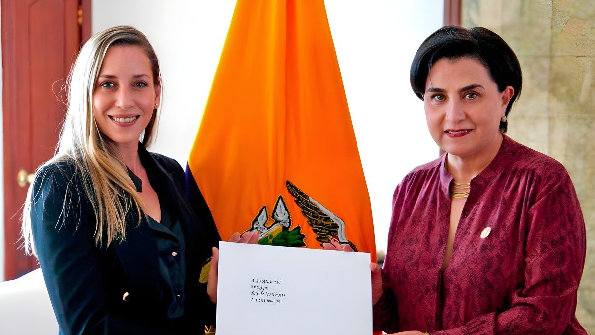 Andrea González Nader recibió las Cartas Credenciales de manos de la canciller Gabriela Sommerfeld.