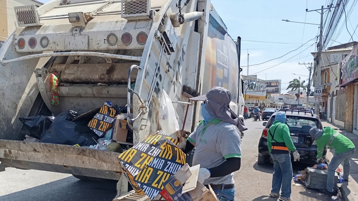 Durante el feriado de Año Nuevo hubo reclamos por el servicio de recolección de basura en Playas, que fue deficiente.