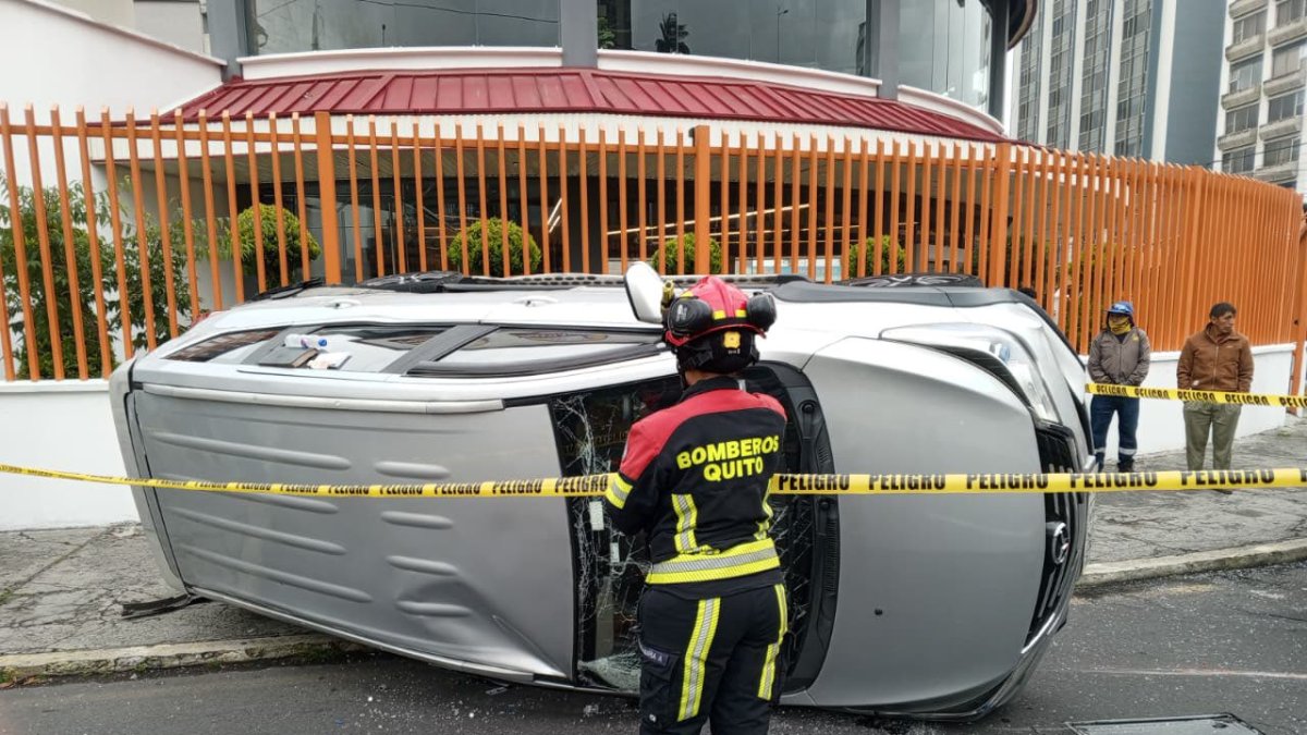 El siniestro de tránsito ocurrió en la av. 10 de Agosto y Francisco de Orellana.
