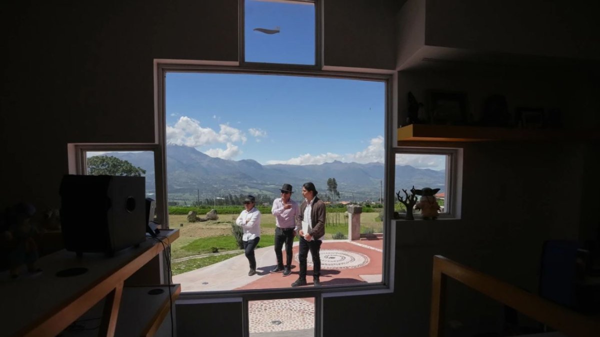 Jóvenes. Los creadores usaron un formato de anime japonés.