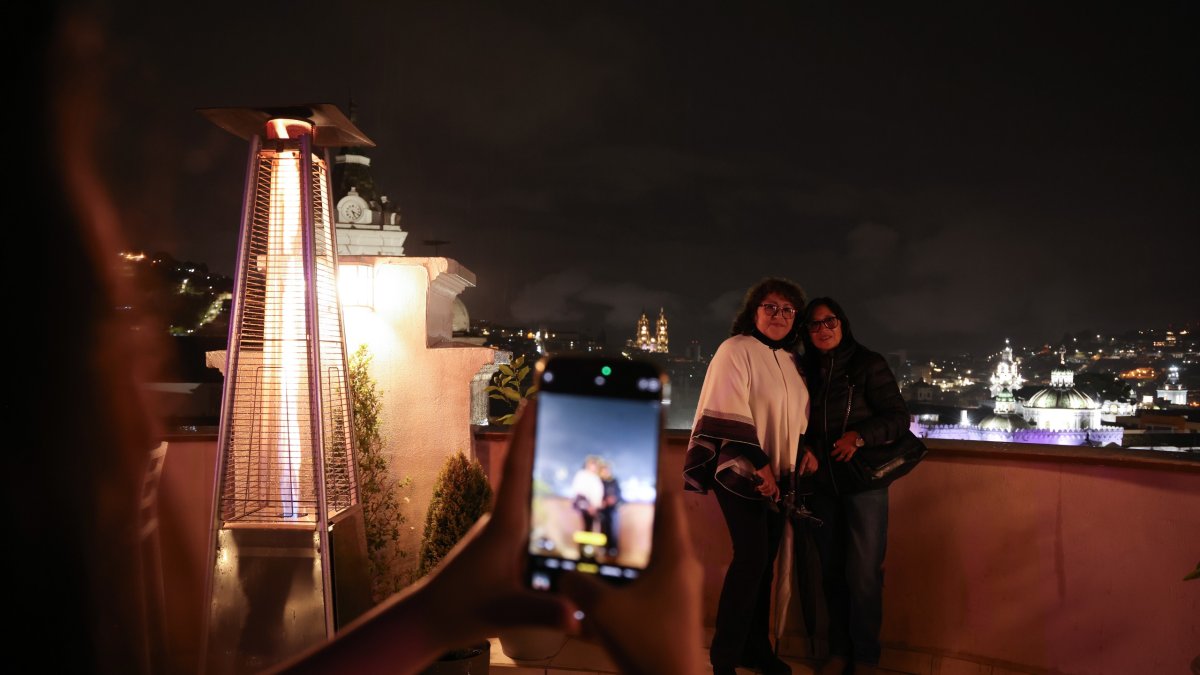 La vista nocturna del Centro Histórico y la variedad de restaurantes se convierten en un nuevo atractivo turístico.