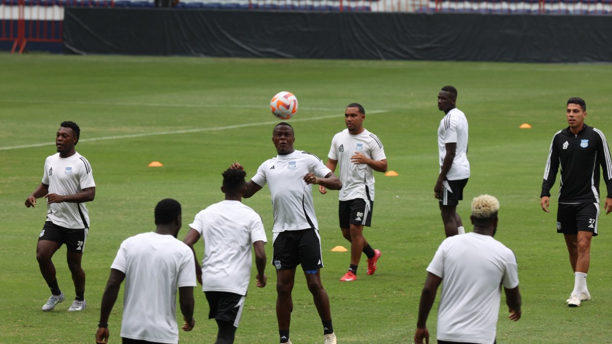 Emelec habría planificado hacer la pretemporada en Salinas, pero tampoco fue confirmado.