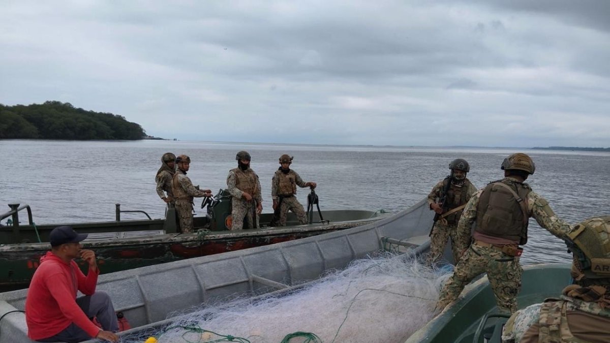 Operativos en puertos y altamar buscan frenar el narcotráfico, mientras la presión estatal acelera la fragmentación de bandas criminales