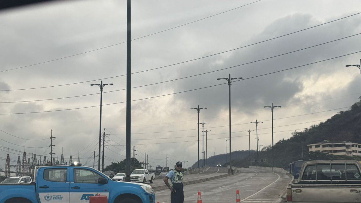 El cierre de el túnel complicó el tránsito en varias zonas de Guayaquil