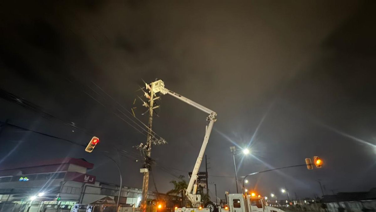 Algunos ciudadanos estuvieron sin luz más de 10 horas, pese a los anuncios de normalización del servicio.