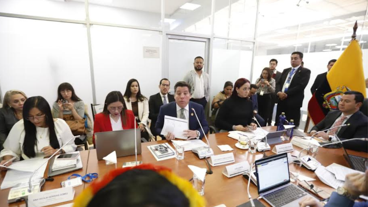 El superintendente de Compañías, Luis Alberto Cabezas-Klaere, acudió a la Comisión de Fiscalización para hablar sobre acciones de GRANASA.