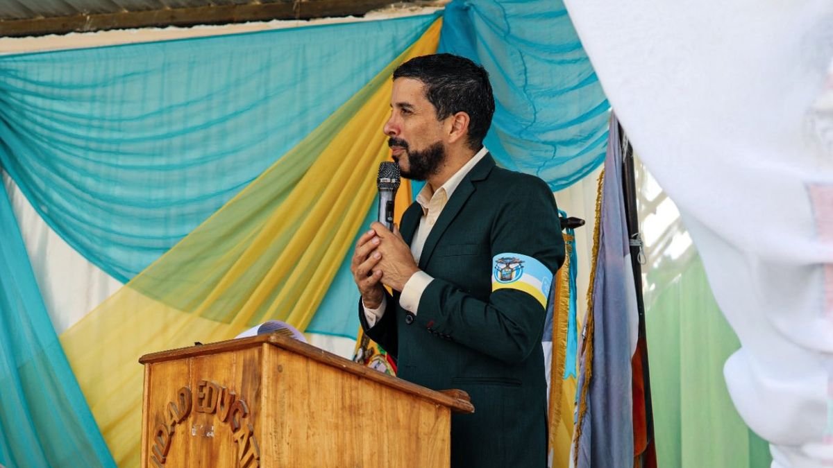 El concejal Bruno Dedé envió un oficio al alcalde de La Libertad, Francisco Tamariz, para que el burgomaestre convoque a sesión extraordinaria.