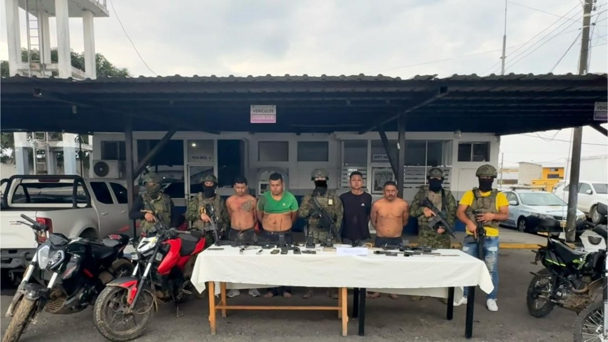 Un operativo militar ejecutado en el sector de Jauneche, provincia de Los Ríos, permitió la captura de cuatro supuestos integrantes de Los Fatales.