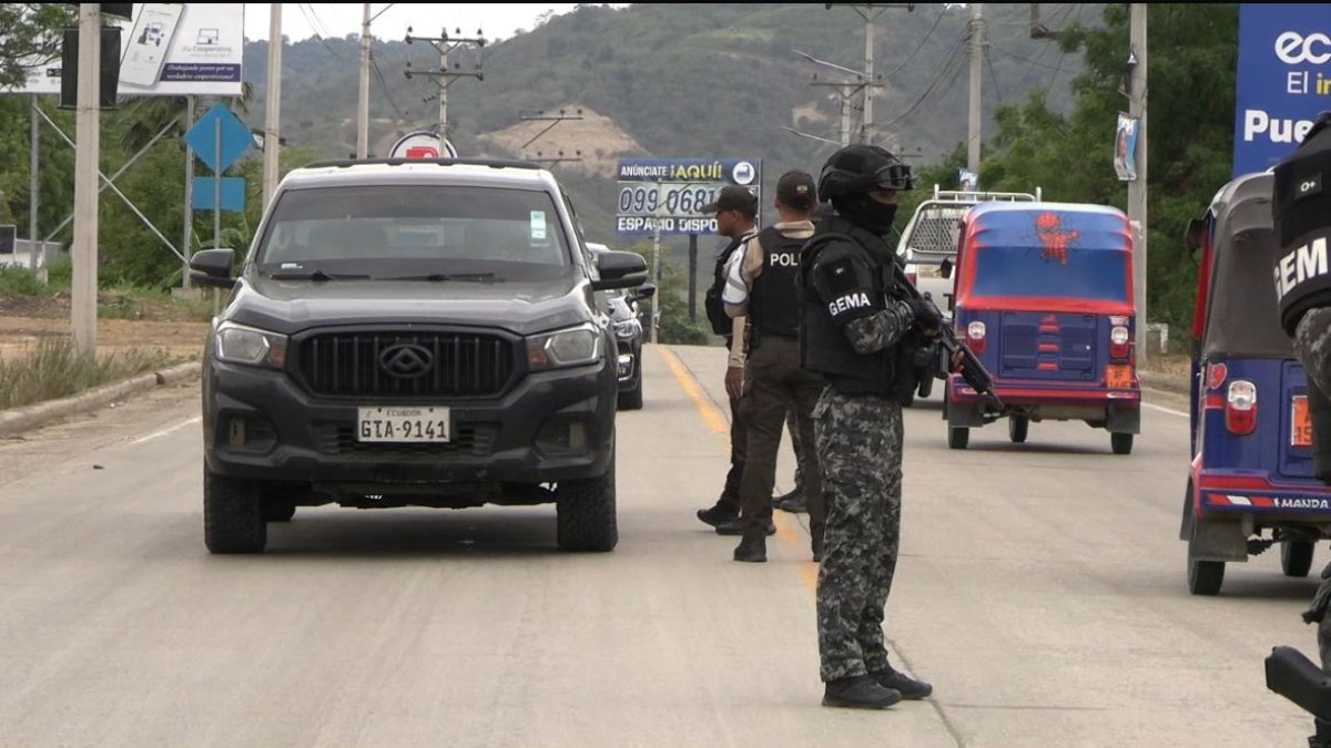 Tras el hallazgo de los restos humanos, la presencia policial es constante en las entradas y salidas de este cantón de la provincia de Manabí