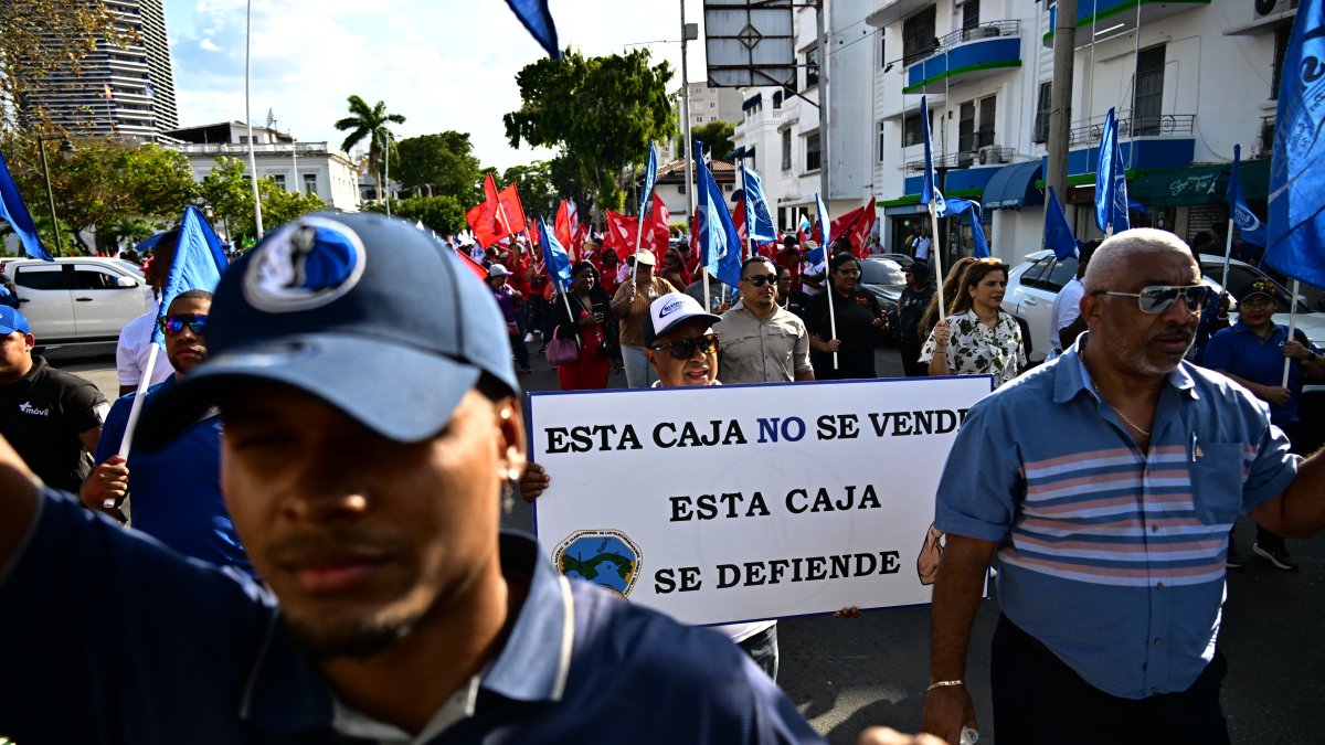 Una marcha del pasado en defensa de la Caja de Seguro Social de Panamá.