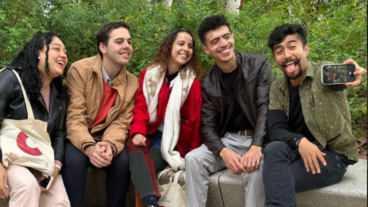 Becas Fundación Carolina 2026: guía paso a paso para aplicar desde Ecuador