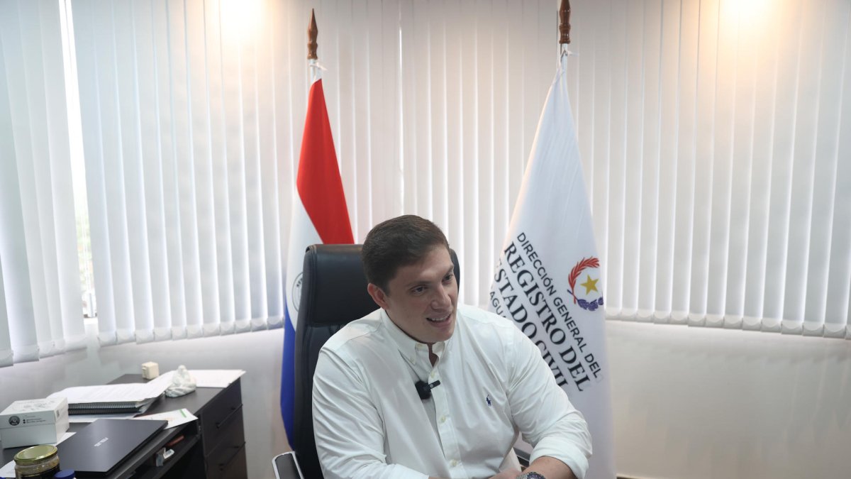 El director general del Registro del Estado Civil de Paraguay, Maximiliano Ayala, en Asunción (Paraguay).