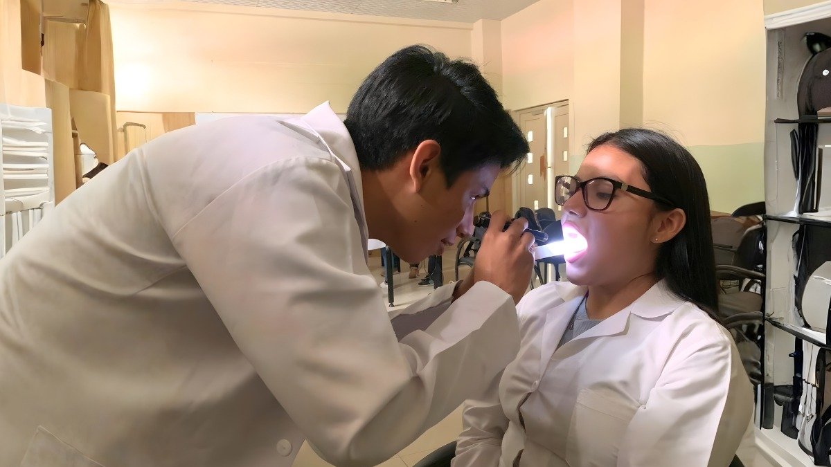 Médicos rurales denuncian sueldos bajos y condiciones precarias mientras cumplen su año obligatorio.