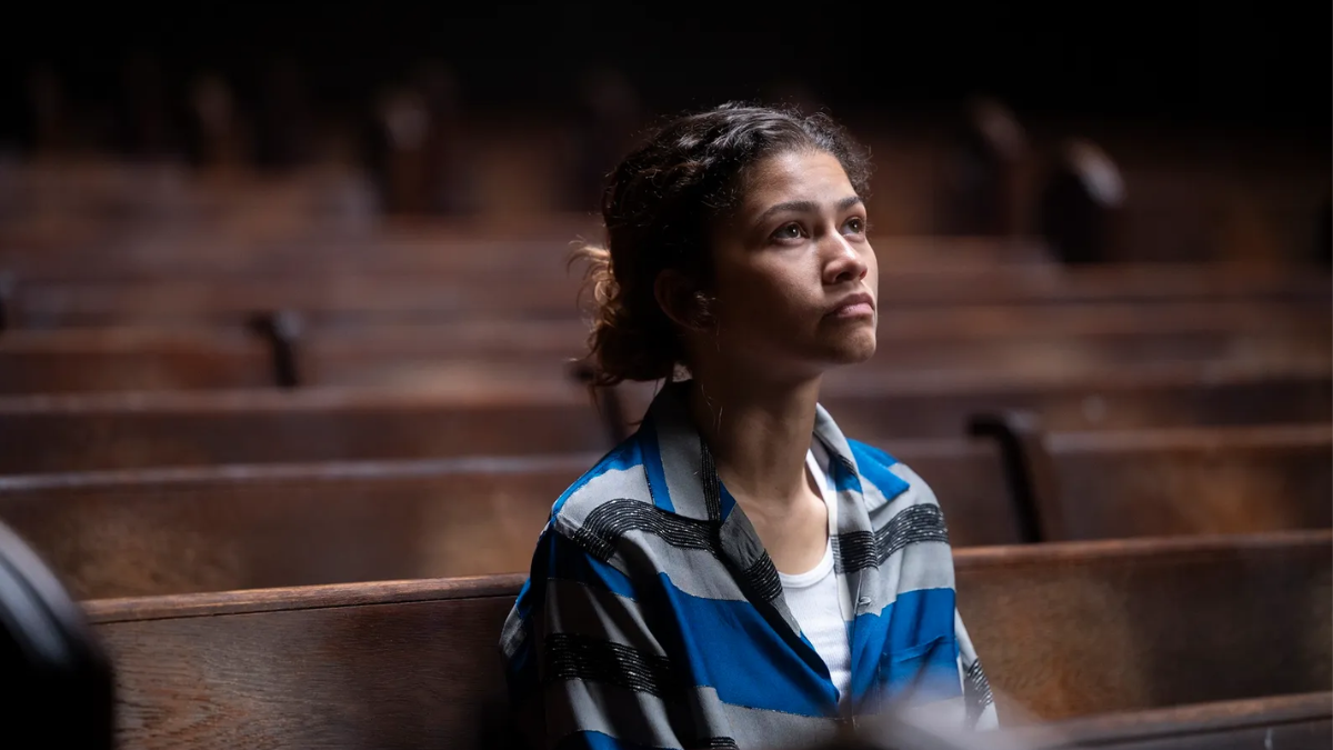 Euphoria estrena su trailer oficial de la temporada 3.