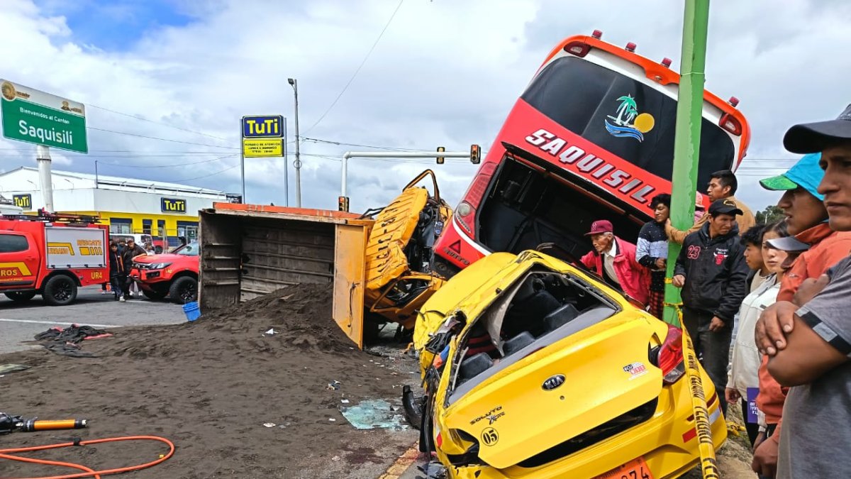 Estado en el que quedaron los automotores después del accidente de tránsito.