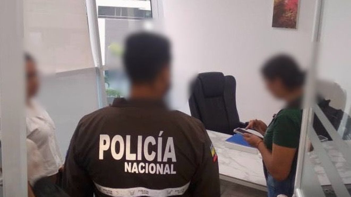La Fiscalía y la Policía ejecutaron un allanamiento en una empresa vinculada a uno de los sospechosos dentro del caso Apagón.