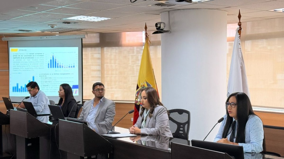 El Ejecutivo puso sobre la mesa una estrategia que busca anticiparse a los efectos de las lluvias más intensas del año.