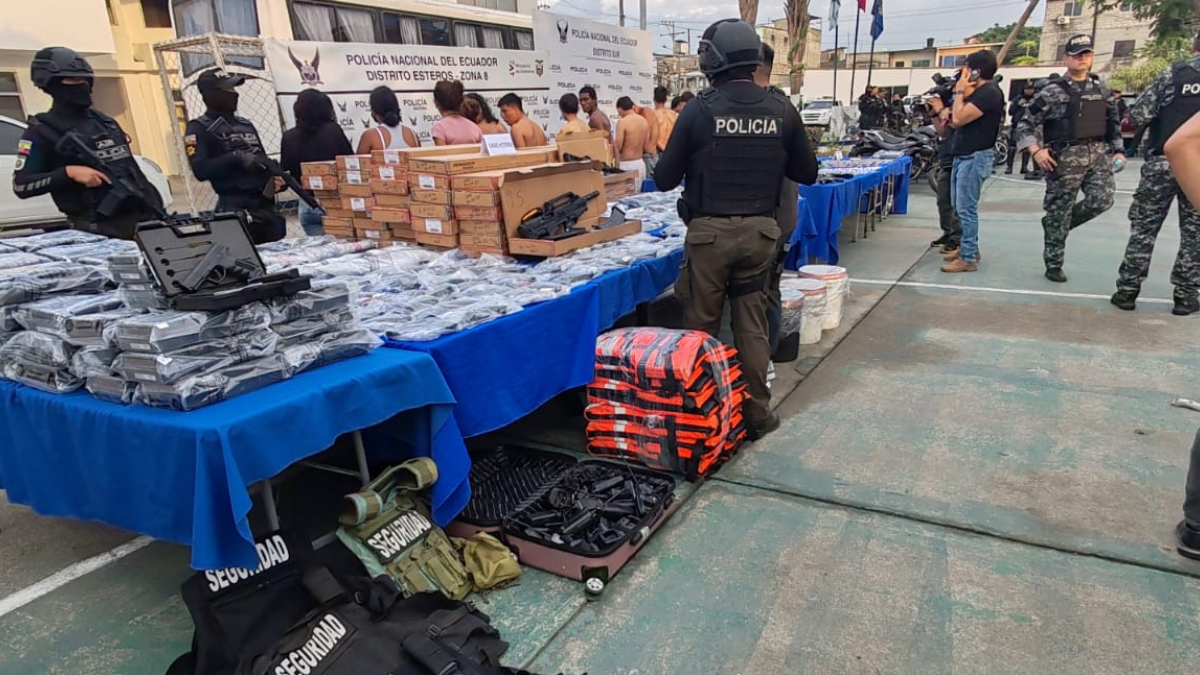 En total, 201 armas fueron retenidas durante la acción policial.