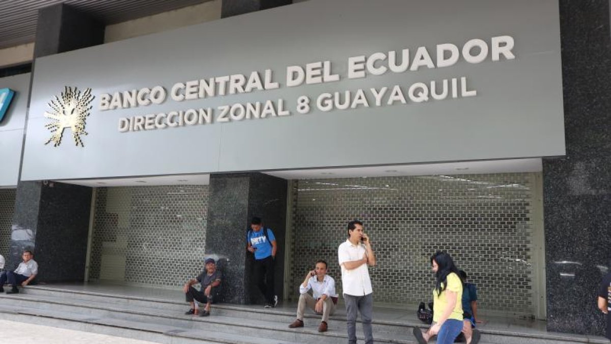 El edificio del Banco Central de Ecuador en Guayaquil.
