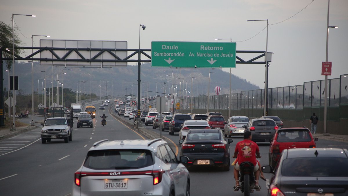Los conductores denuncian que por esta zona se ha vuelto común el paso de vehículos pesados.