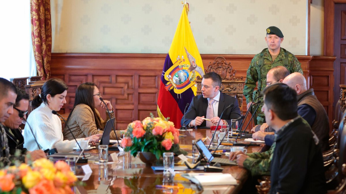 Daniel Noboa encabeza la reunión en Carondelet con el Bloque de Seguridad.