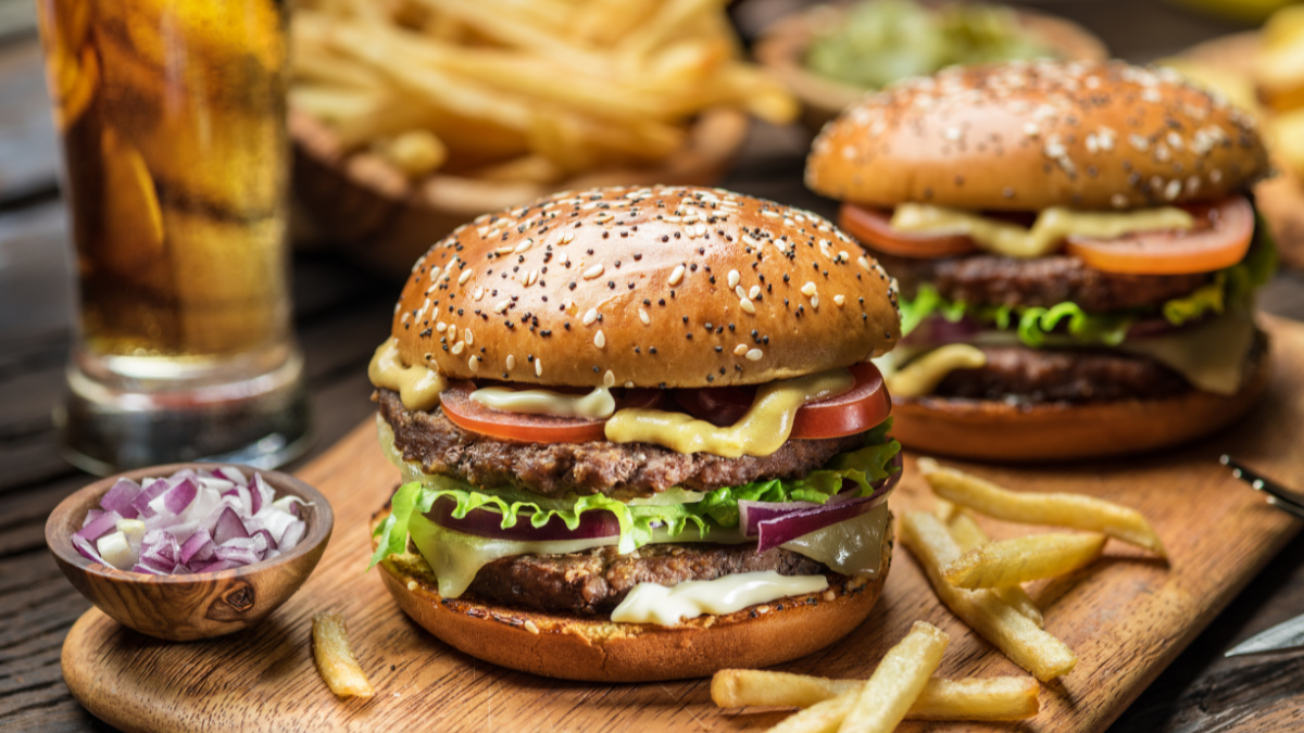 Locales que ofrecen experiencias únicas que mezclan tradición, cultura urbana y carne premium.