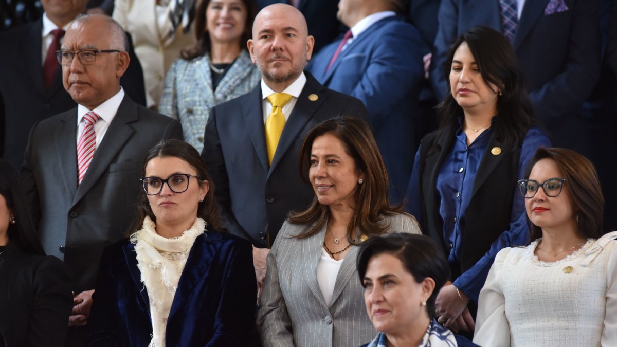 Cynthia Gellibert (centro) es la actual secretaria de la Administración Pública en el Gabinete de Daniel Noboa.