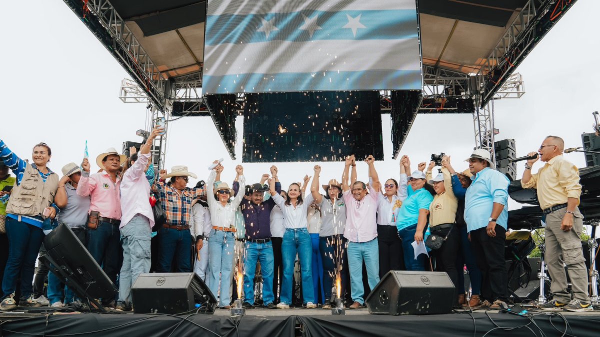 La prefecta del Guayas, Marcela Aguiñaga, buscará la reelección de su cargo en 2027.