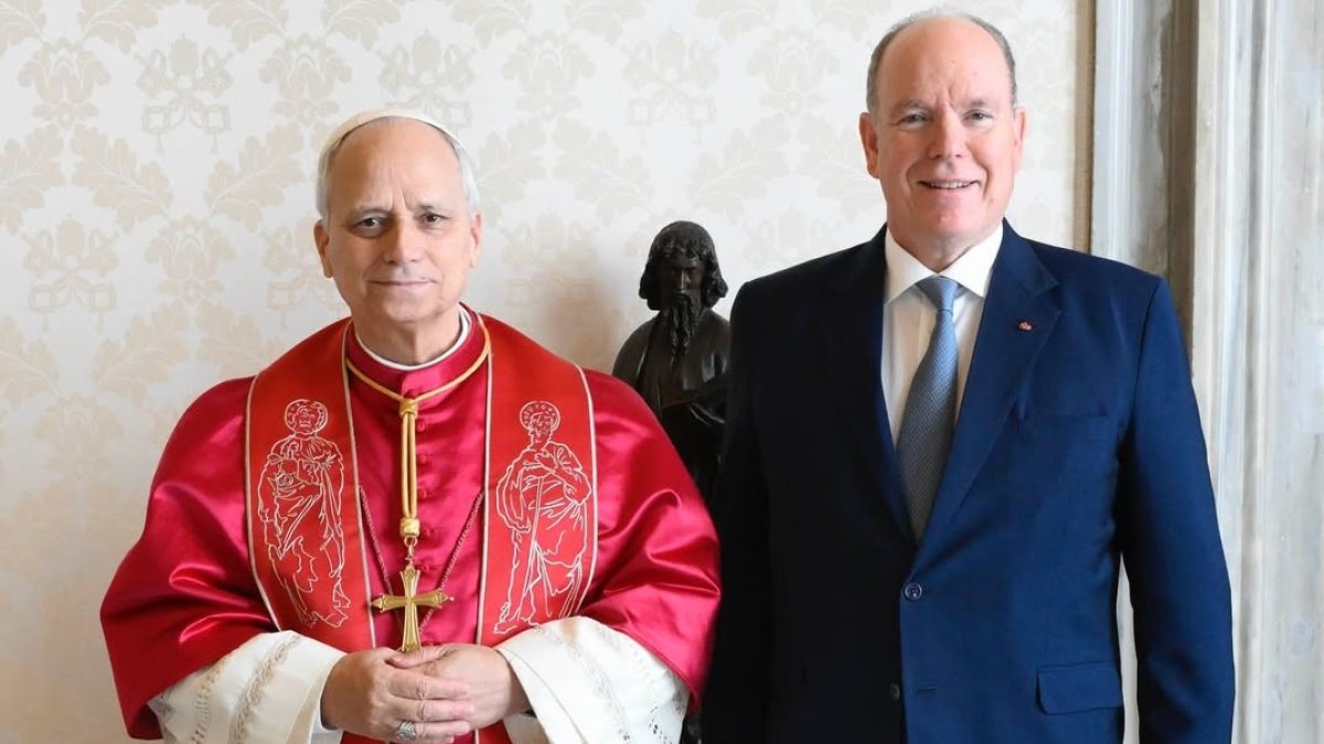 Alberto de Mónaco con el papa León XIV.