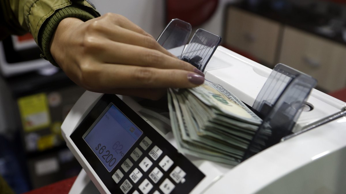 Una foto referencial en cuanto a la necesidad de dinero que tiene el país.