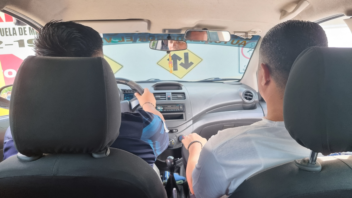 Las licencias no profesionales A y B tienen requisitos diferentes y no son para todo tipo de medio de transporte.