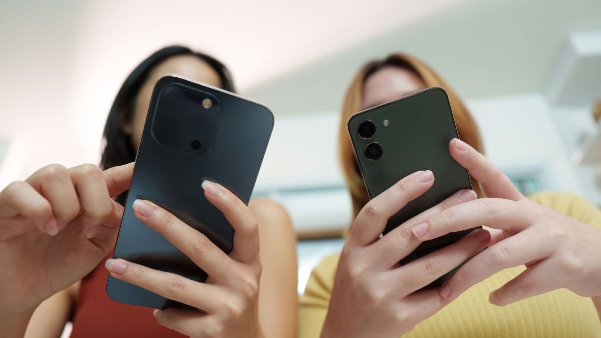 Las plataformas digitales no son neutrales: sus sistemas de visibilidad favorecen ideales corporales restrictivos y reproducen dinámicas que castigan la diversidad física.