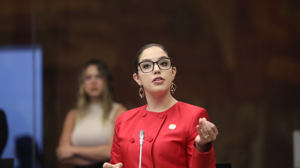 La asambleísta Camila León es del movimiento oficialista ADN.