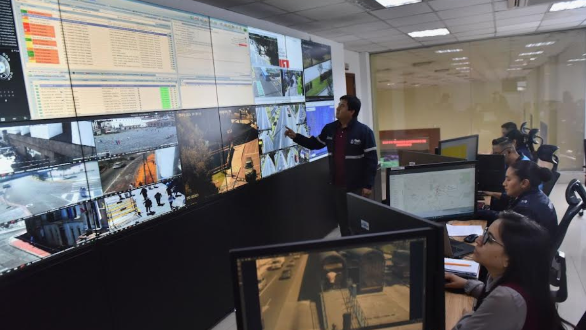 En el Itchimbía, en el Centro de Operaciones de Emergencia de Quito, se instaló el Centro de Comando o C5 de la capital, aún en desarrollo.