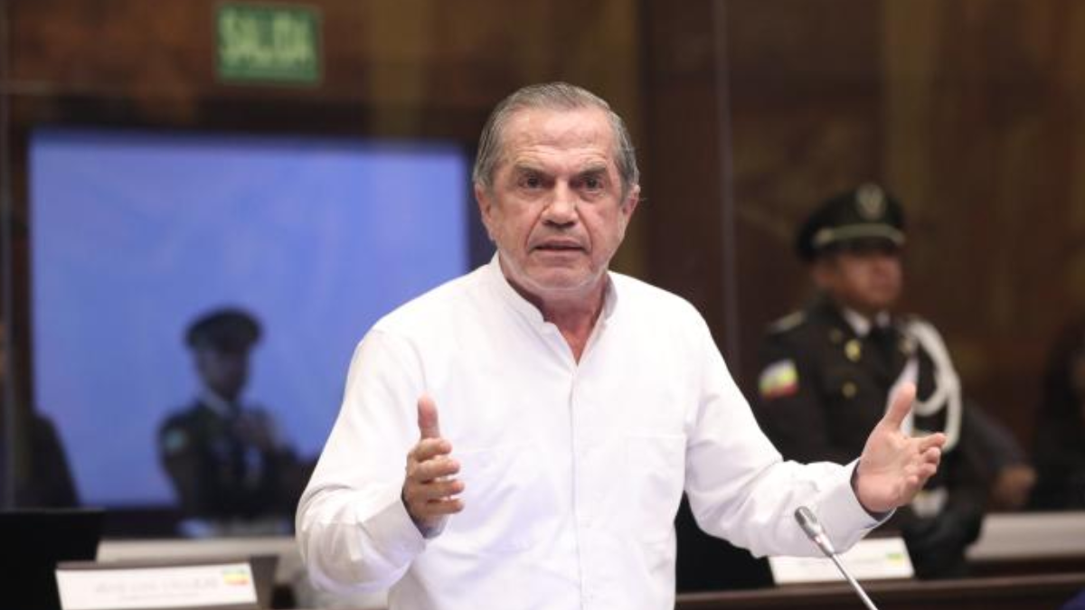 Patiño mencionó su apoyo a la reelección de Pabel Muñoz para la alcaldía de Quito.