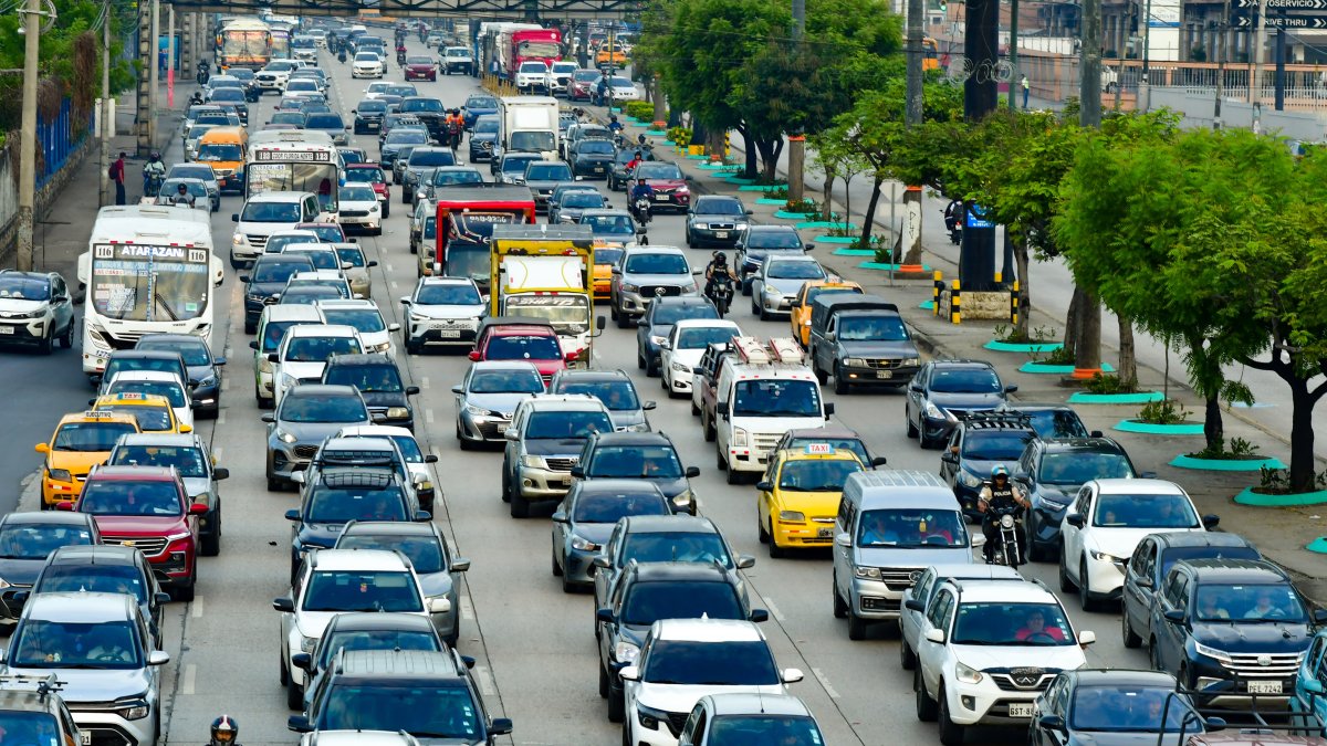 Durante su enlace radial, el alcalde Aquiles Álvarez aseguró que proyecta inaugurar la obra entre noviembre y diciembre de 2026.