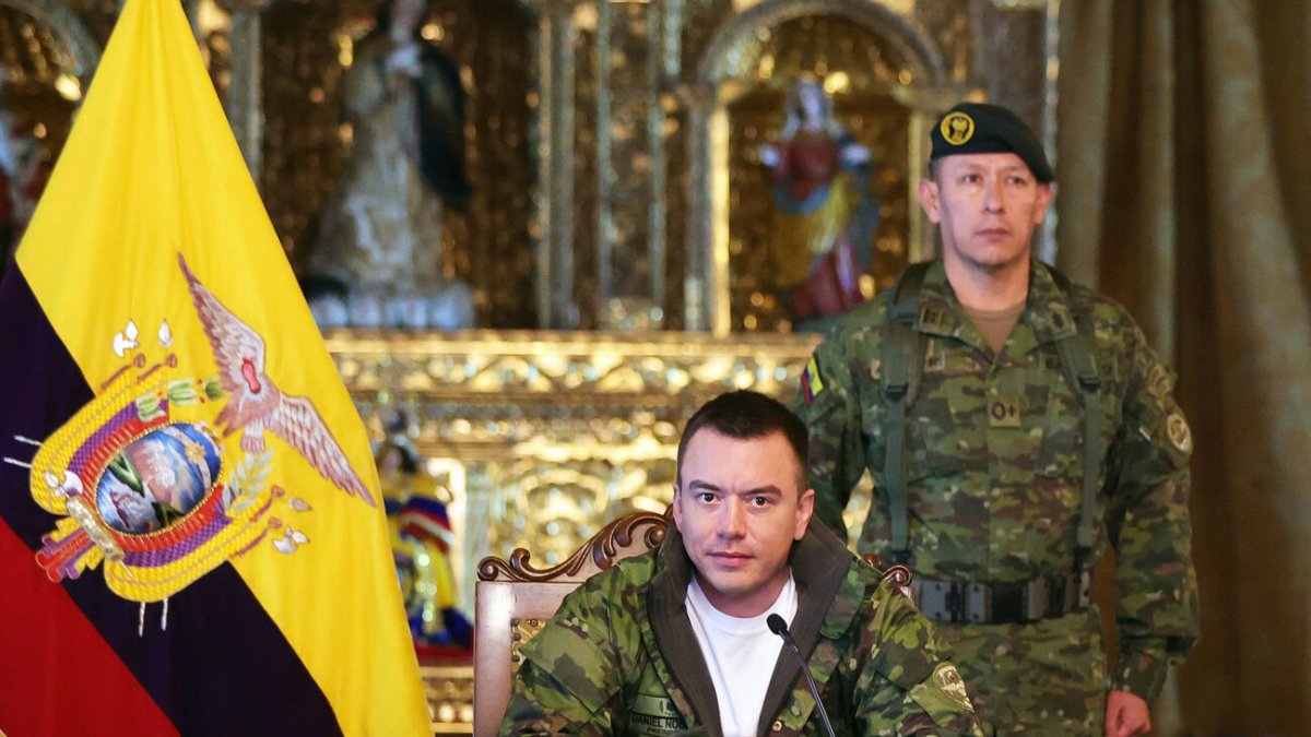 El presidente Daniel Noboa anunció el cobro de una tasa de seguridad a Colombia.