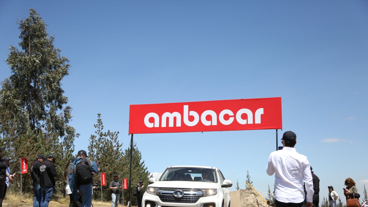 Durante su presentación en Ecuador, la nueva GWM Wingle 7 demostró su capacidad en una pista de prueba diseñada para terrenos exigentes.