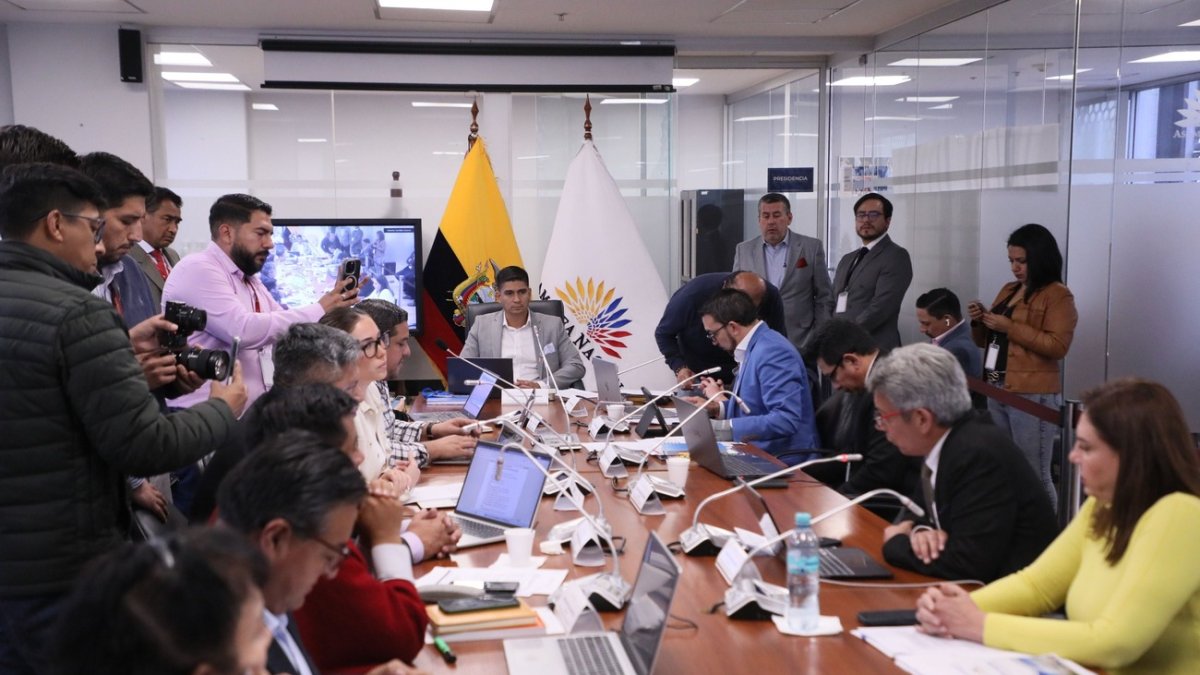 La Comisión de Garantías Constitucionales sesionó la tarde del 22 de enero de 2026.