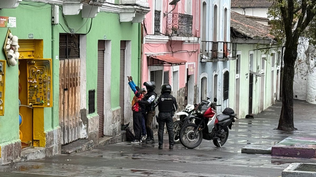 Inseguridad. Los robos constantes a personas y autos motivaron el despliegue de militares para patrullajes preventivos en el bulevar de la avenida 24 de Mayo.
