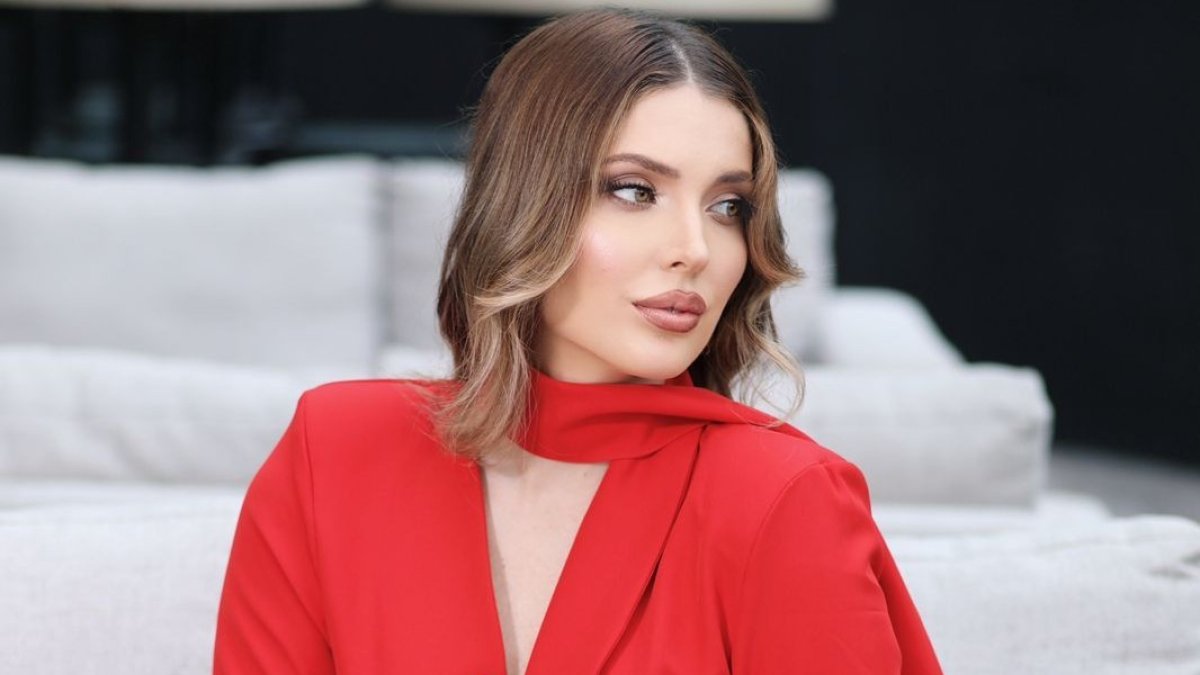 Cristina Hidalgo está dedicada a las relaciones públicas y asesoría de imagen.